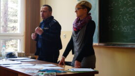 Czytaj więcej o: Kampania informacyjno-edukacyjna pn. „Daj się wyciągnąć z objęć przemocy”